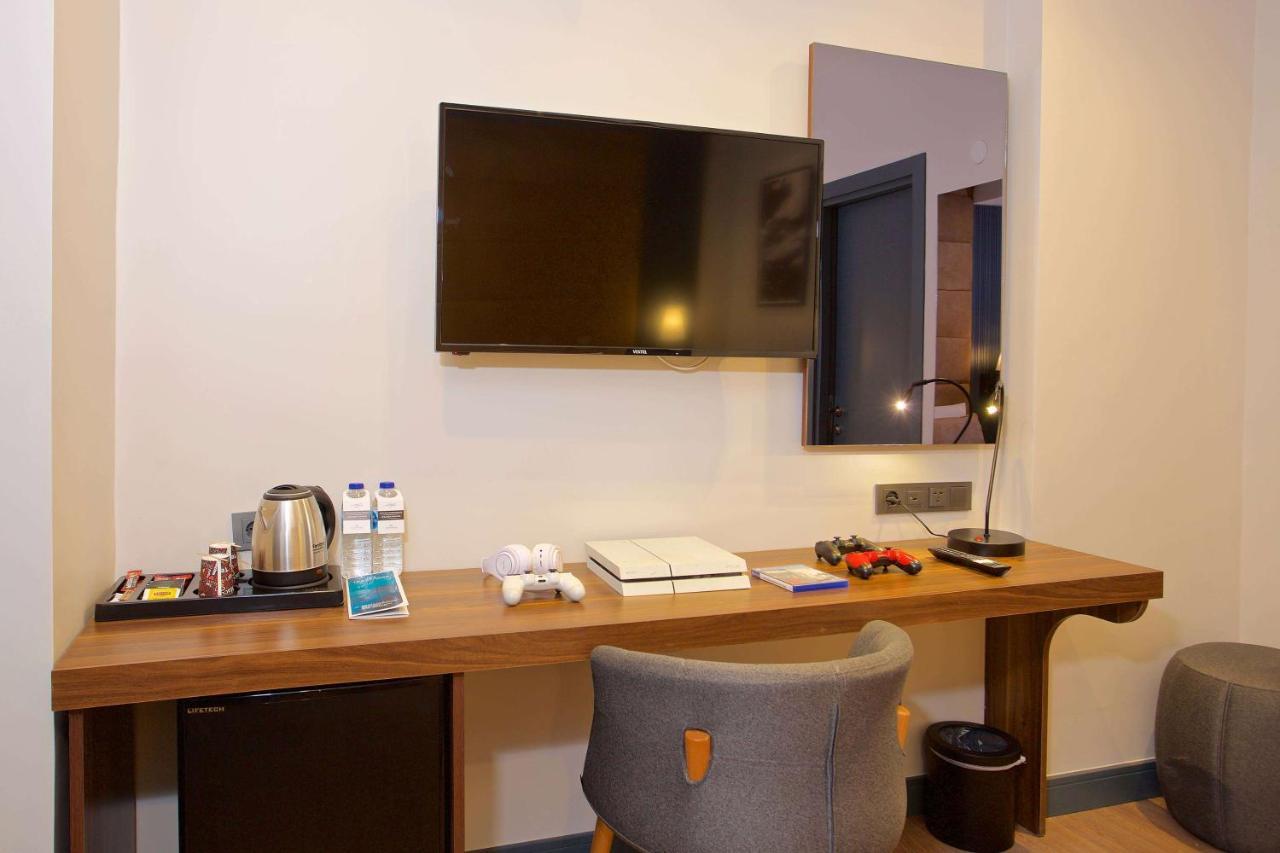 Days Inn By Wyndham Istanbul Arnavutkoy Bagian luar foto