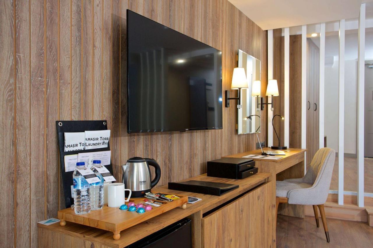 Days Inn By Wyndham Istanbul Arnavutkoy Bagian luar foto